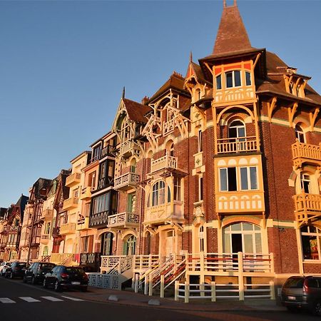 IDÉALEMENT SITUÉ LE STUDIO Les Locations ISAHORA sont aussi à 2 pas du Château d'Eu, des Falaises du Tréport, de MERS les Bains et aux portes de la BAIE DE SOMME Eu (Sena Marítimo) Exterior foto