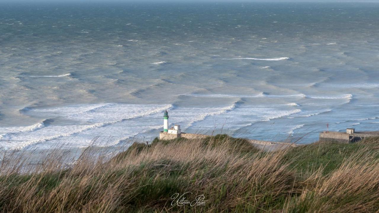 IDÉALEMENT SITUÉ LE STUDIO Les Locations ISAHORA sont aussi à 2 pas du Château d'Eu, des Falaises du Tréport, de MERS les Bains et aux portes de la BAIE DE SOMME Eu (Sena Marítimo) Exterior foto